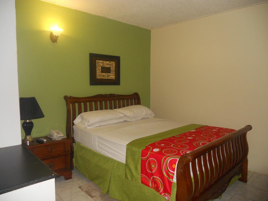 Seaview Inn バセテール エクステリア 写真