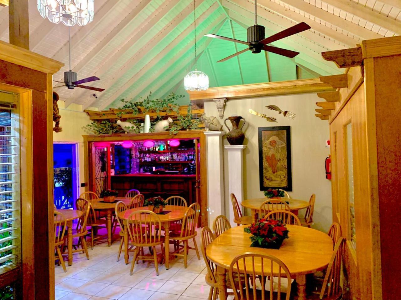 Seaview Inn バセテール エクステリア 写真