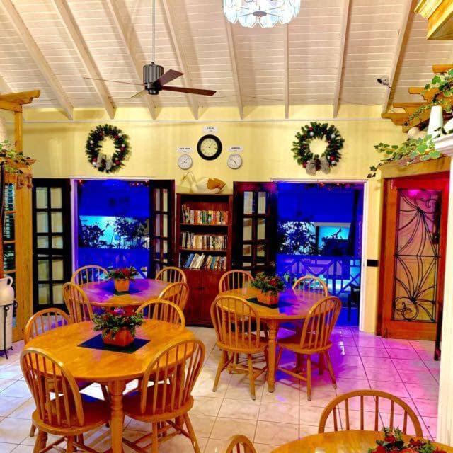 Seaview Inn バセテール エクステリア 写真